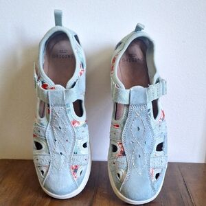 Earth Origins Effie Dust Green Floral Hook Loop Suede Fisherman ComfortShoes Sz8